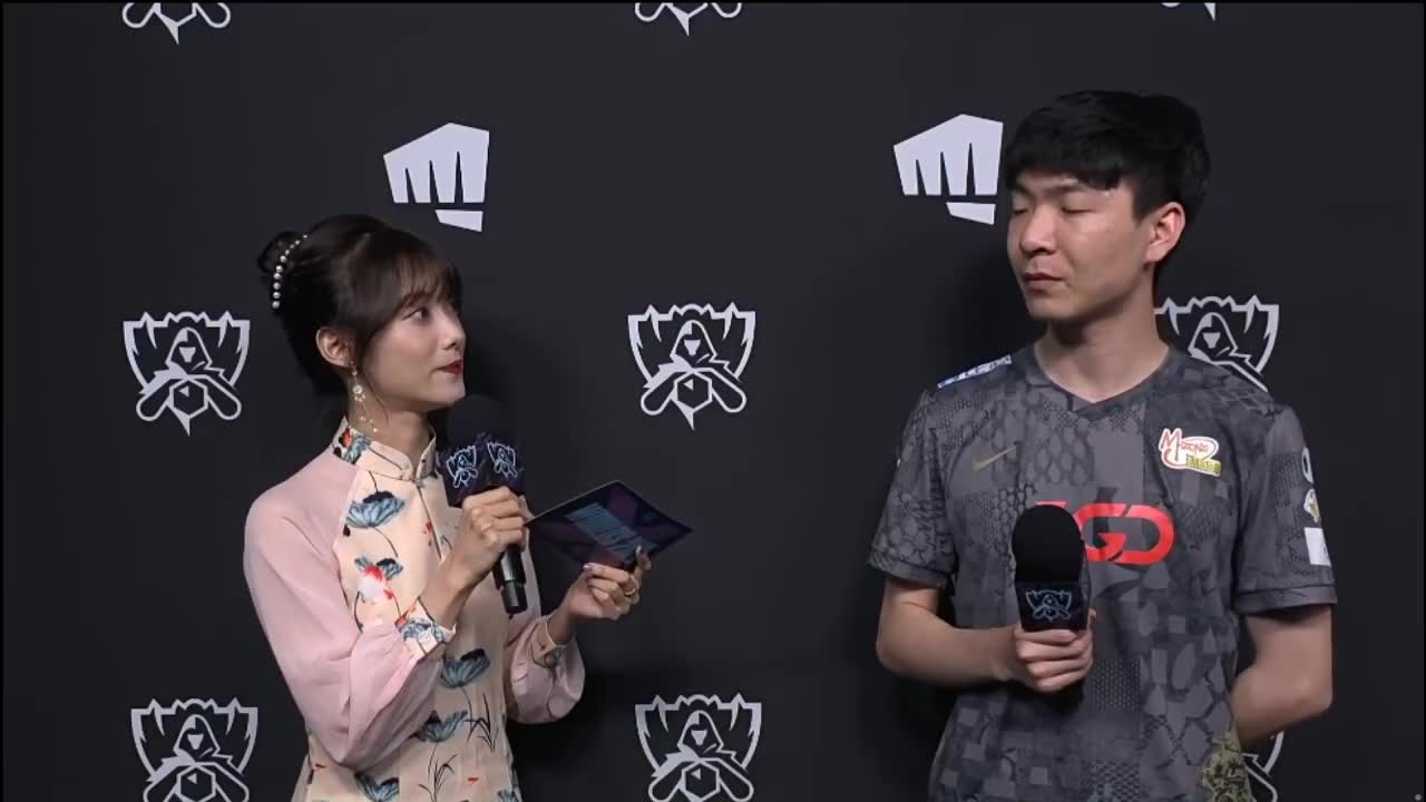 新利体育-PSG球员全力以赴，帮助球队获胜(psg足球队)