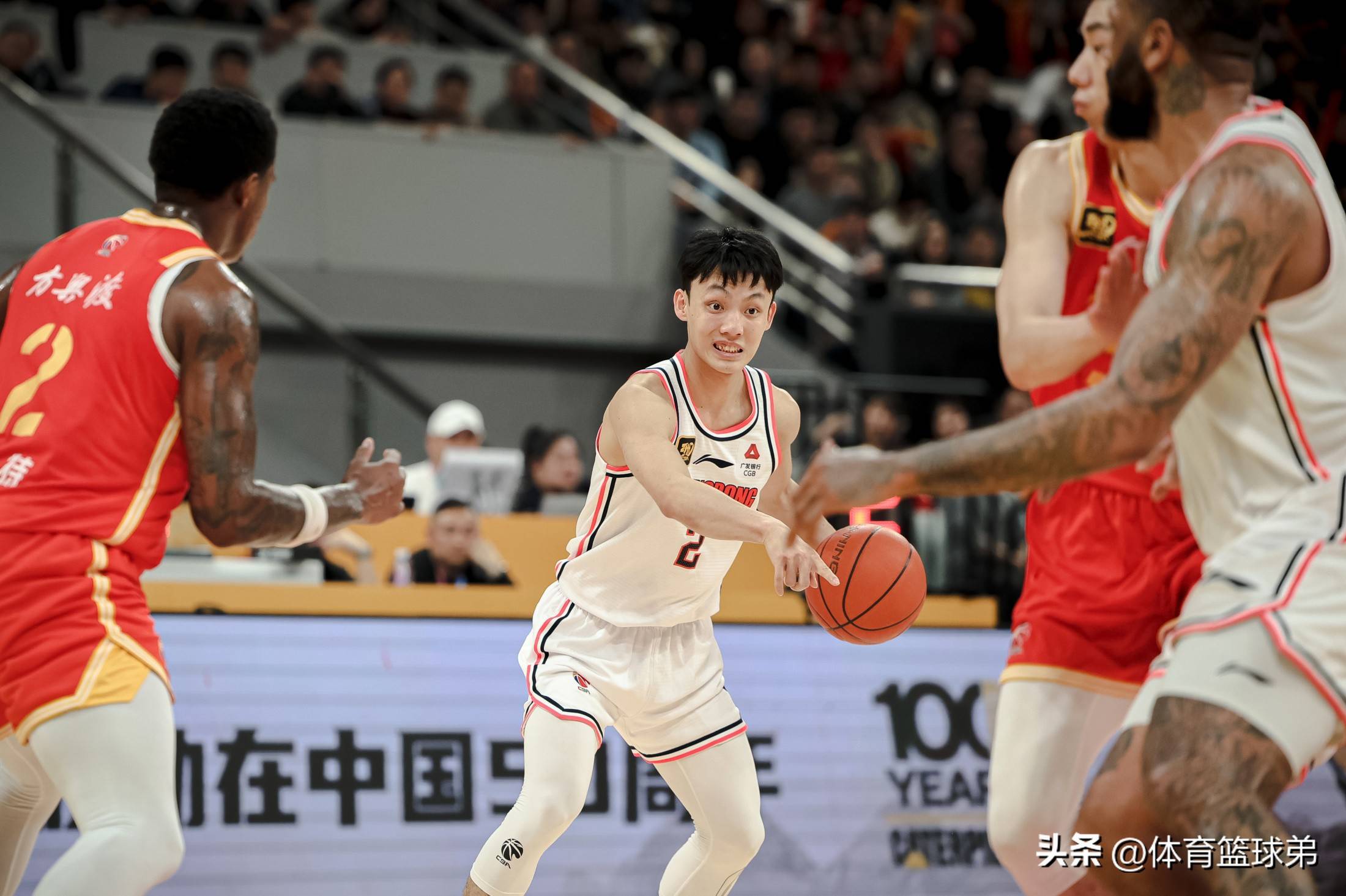 新利体育-广厦男篮逆转获胜，外援发挥稳定关键时刻(广厦男篮引援大外援最新消息)